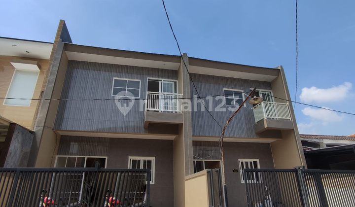 Mulyosari North Surabaya 2-Story House East Facing