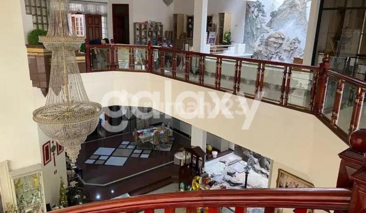 Rumah Tegalsari Surabaya 2 Lantai Hadap Timur Lokasi Strategis 1