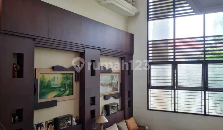 Rumah Sutorejo Prima Surabaya 2 Lantai Lokasi Strategis Rumah Sutorejo Prima Surabaya 2 Lantai Lokasi Strategis