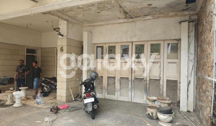 Rumah Jalan Juwono Surabaya 2 Lantai Lokasi Strategis