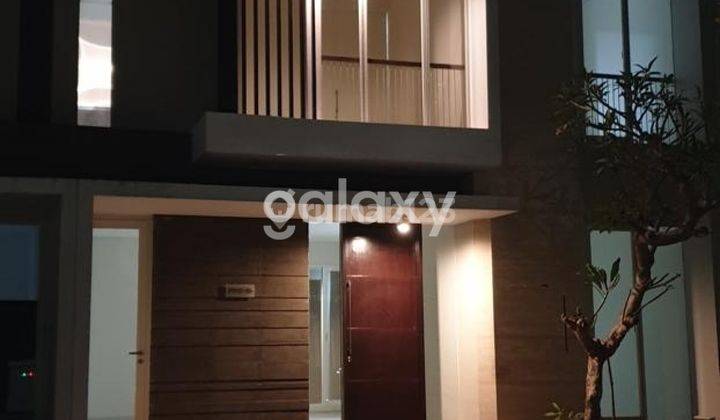 tampak depan rumah pelican hill citraland surabaya