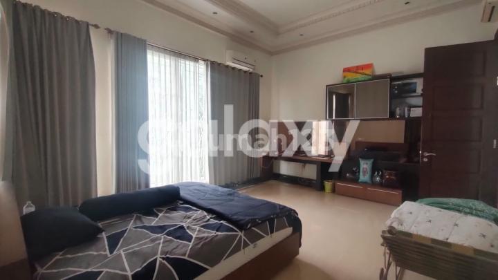 Citraland Surabaya Golf Strait 2-Storey South West Hook Semi-Furnished House 2
