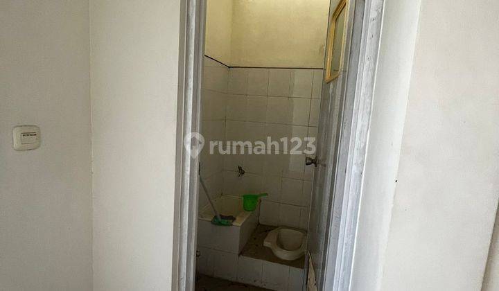 Rumah 2 Lantai Bagus Semi Furnished HGB di Palma Grandia, Surabaya 2