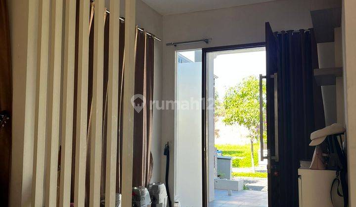 Rumah 2 Lantai Bagus Semi Furnished HGB di Palma Grandia, Surabaya 1