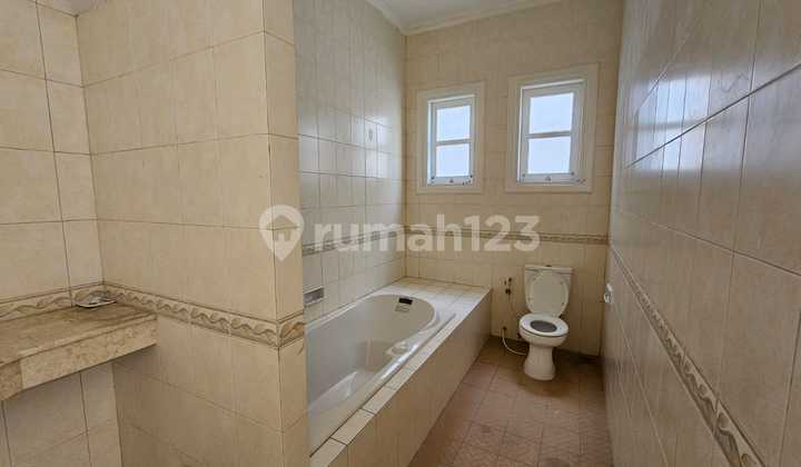 Regency House 21 Surabaya 2 Floors Strategic Location 2