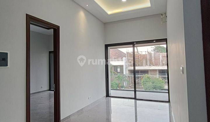 Rumah Baru Gress Somerset Citraland Surabaya 2,5 Lantai Hadap Utara 2