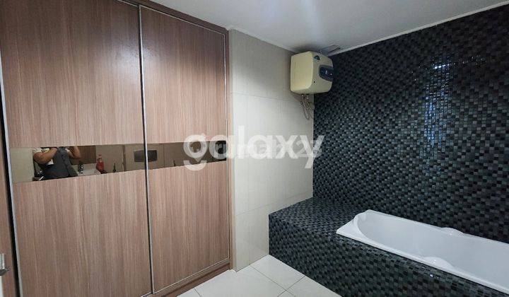 Apartemen Tower VIA @ CBD CIputra World Surabaya, 2br +balkon , siap huni, dekat toll 1