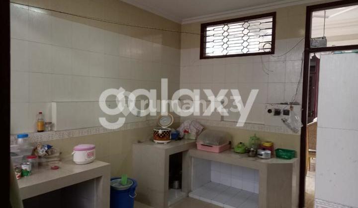 Seruni Street House, Genteng, Surabaya, 2 Floors, South-East Hook, Fully Furnished
