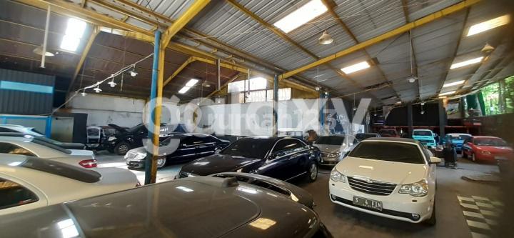 Showroom Jalan Raya Mayjend Sungkono Surabaya Lokasi Strategis 2