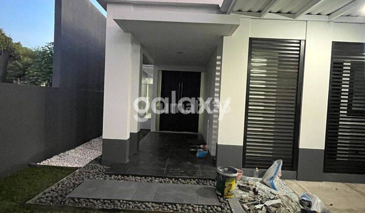 Rumah Graha Natura Surabaya 2 Lantai Hadap Utara 1