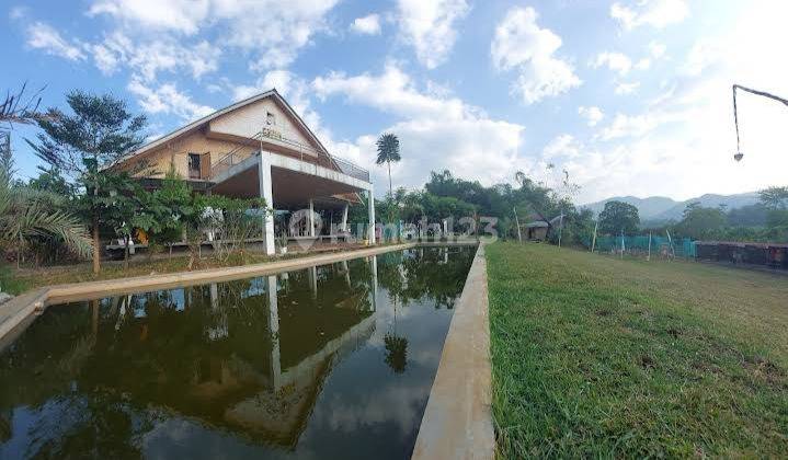 Villa Mewah SHM Strategis di Bandung Dengan View Terbaik  1