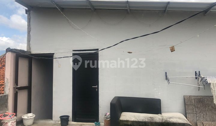 Dijual Rumah 2 Bangunan Cocok untuk Hunian Lokasi di Parongpong Bandung 2