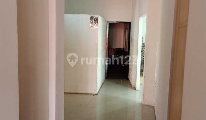 For Rent: Ready-to-Use Commercial Space in a Super Strategic Location on Jln. Veteran Sumur Bandung