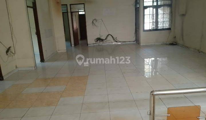Dijual Showroom Terawat Nyaman di Buah Batu Bandung 2