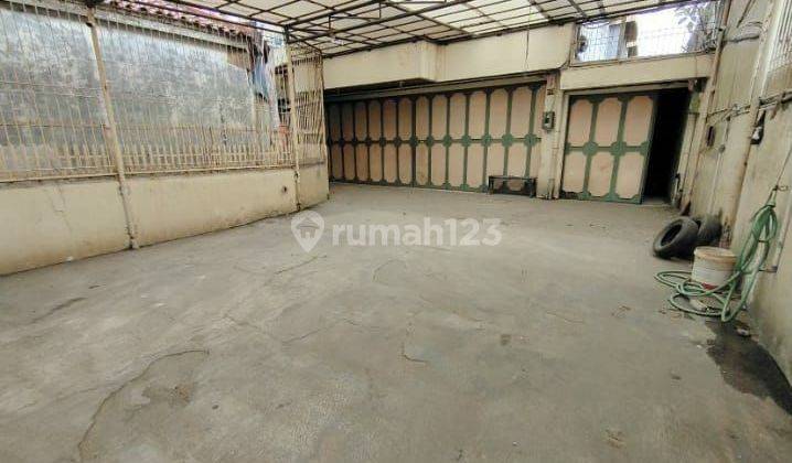 Dijual Showroom Terawat Nyaman di Buah Batu Bandung 1