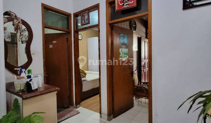 Dijual Rumah 2 Lantai Siap Huni Posisi Hook Lokasi Strategis di Singgasana Pradana Bandung 2