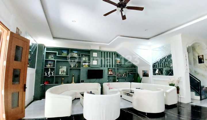 Dijual Hunian Mewah Super Nyaman Semi Furnish Harga Masih Bisa Nego Lokasi Strategis di Baleendah, Bandung 1