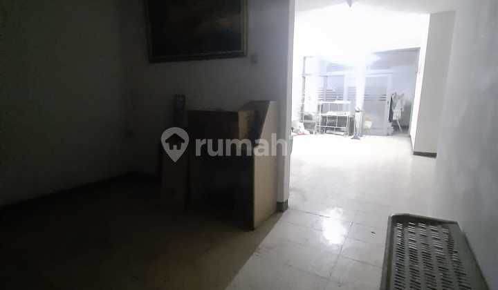 Disewakan Rumah Nyaman Siap Huni Cocok untuk Gudang atau Ruang Usaha Lokasi di Sumber Sari Bandung
