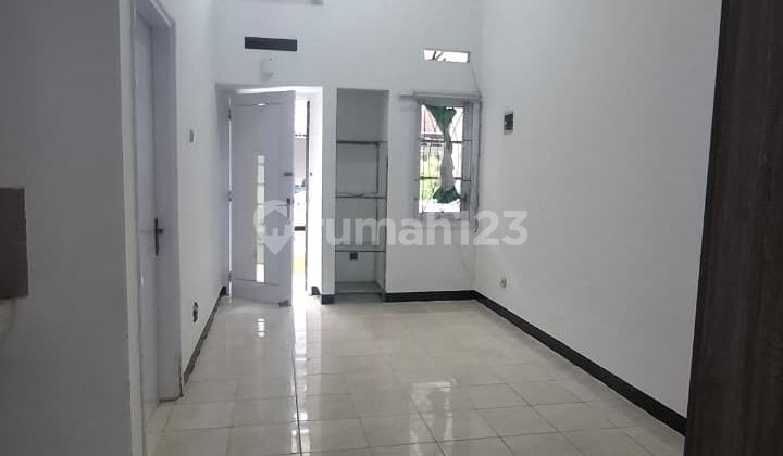 Dijual Rumah Nyaman dan Asri Siap Huni Lokasi di Kota Baru Parahyangan Bandung