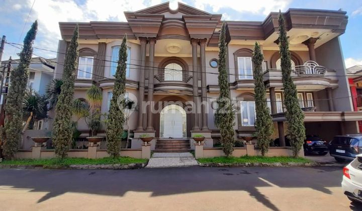 Dijual Rumah Lux Semi Furnish 3 Lantai Siap Huni Lokasi di Pasir Luyu Bandung