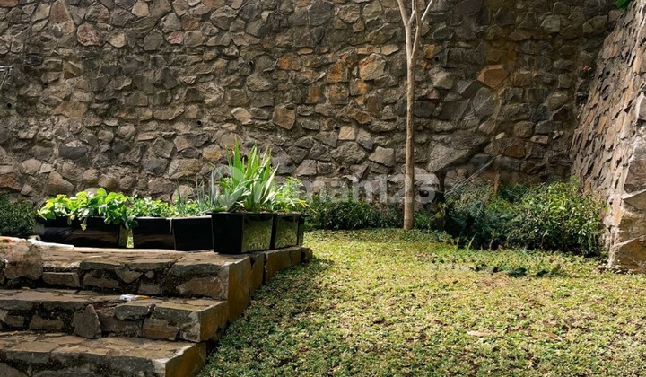 Dijual Rumah 2 Lantai Semi Furnished Siap Huni Minimalis Lokasi di Awiligar Bandung 2