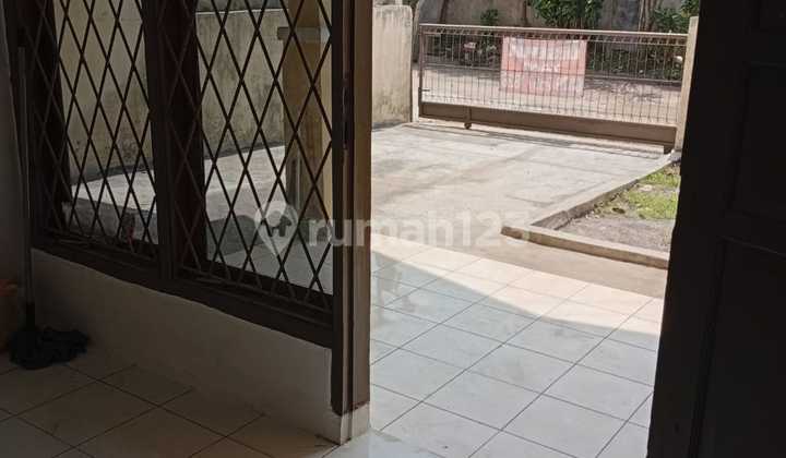 Disewakan Rumah Nyaman Terawat Siap Huni Lokasi di Taman Kopo Indah 2 Bandung