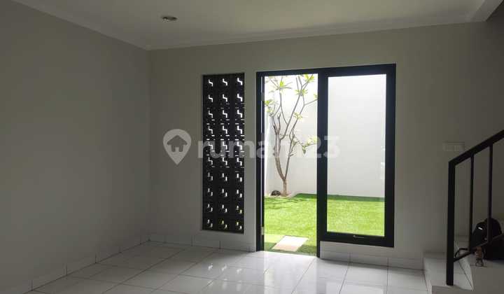 Disewakan Rumah 2 Lantai Nyaman Siap Huni Lokasi Strategis di Summarecon Cluster Dayana Bandung Disewakan Rumah 2 Lantai Nyaman Siap Huni Lokasi Strategis di Summarecon Cluster Dayana Bandung