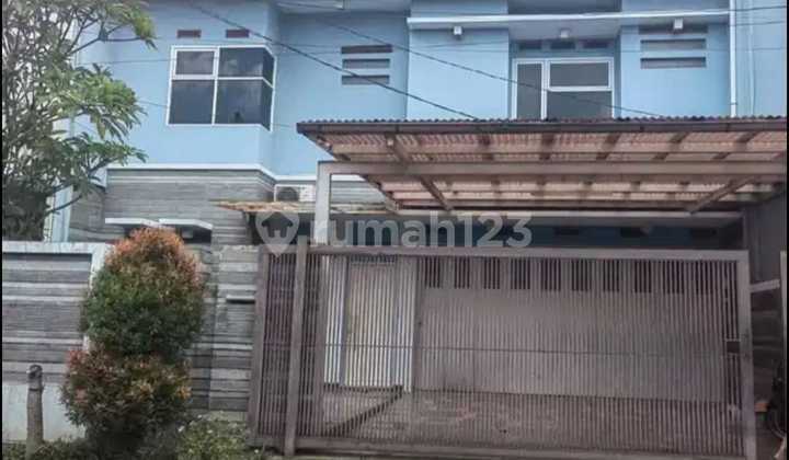 For Sale Ready-to-Occupy Comfortable House in a Strategic Location at Taman Kopo Indah 3 Bandung
