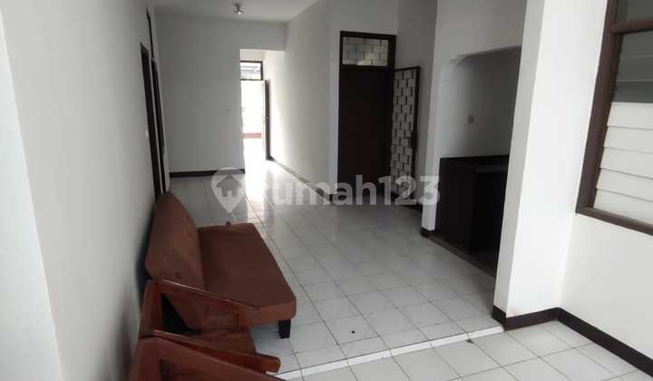 Disewakan Rumah Semi Furnished Siap Huni Minimalis Lokasi di Margacinta Bandung