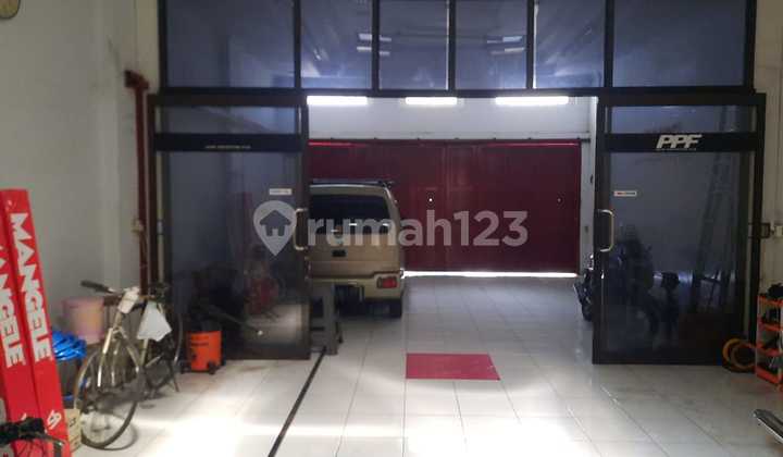 For Rent: 2-Story Shop House, Extremely Comfortable Building, Super Strategic Location at Sudirman, Bandung