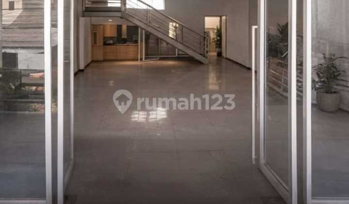 For Rent 2-Story Shop House Ready to Use Located on Main Road Gegerkalong Hilir Bandung 2