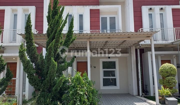 For Sale 2-Story House Ready to Occupiy Strategic Location in Taman Kopo Katapang Bandung 1