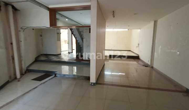 For Sale 2-Story House Ready to Live In Comfortable Well-Maintained Location on Jl Lombok Bandung 2