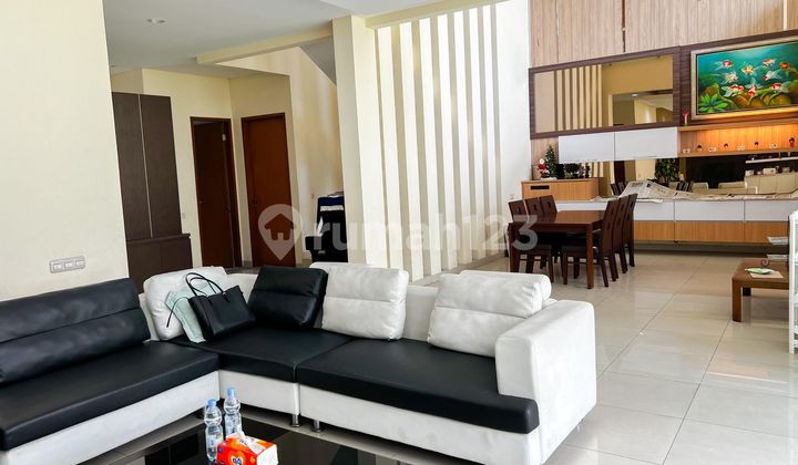 Dijual Hunian Mewah dan Super Nyaman Semi Furnish Lokasi di Taman Kopo Indah 3, Bandung 1
