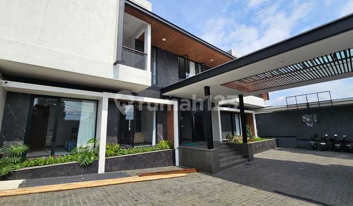 For Sale Luxury House Fully Furnished Ready to Live In Modern Minimalist Location in North Padasaluyu Bandung