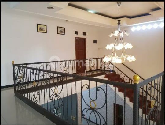 For Rent: Nice House Ready to Live In Semi-Furnished Location in Mekar Wangi Bandung