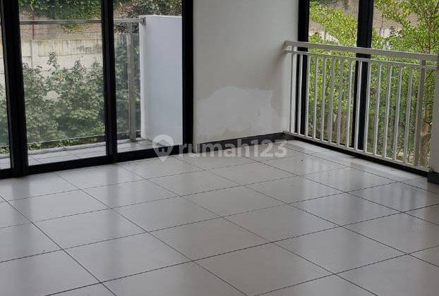 Dijual Rumah 2 Lantai Posisi Hook di Kota Baru Parahyangan Bandung 1