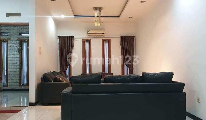 For Rent Comfortable 3-Story House Ready Location in Sayap Pajajaran, Bandung For Rent Comfortable 3-Story House Ready Location in Sayap Pajajaran, Bandung