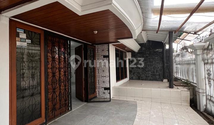 Dijual Rumah 2 Lantai Nyaman Siap Huni Lokasi di Karasak Bandung