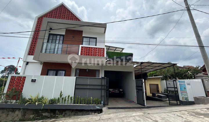 Dijual Villa Full Furnished Siap Huni Lokasi Strategis di Lembang Bandung