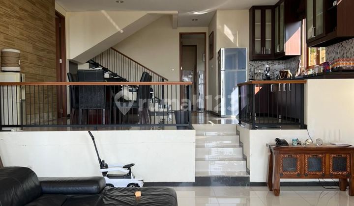 For Sale Comfortable Move-in Ready Semi-Furnished House Location in Dago Pakar Bandung