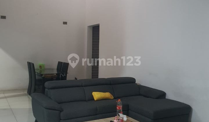 Dijual Rumah 2 Lantai Semi Furnished Siap Huni Lokasi di Komplek Singgasana Pradana Bandung