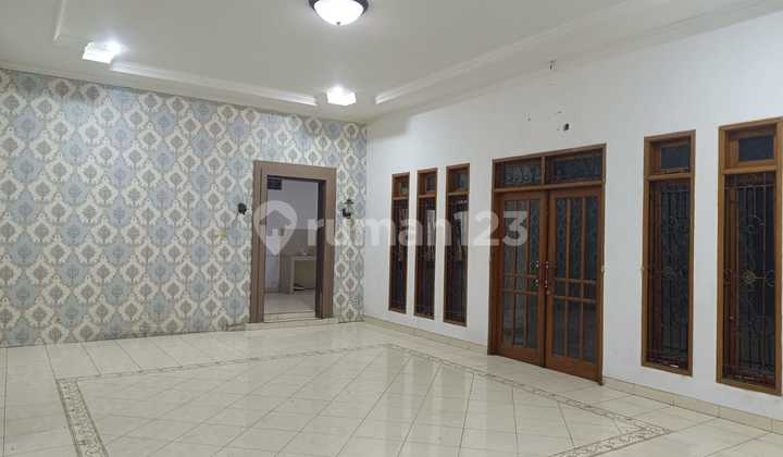 For Rent: Hook House, Move-in Ready, Prime Location in Taman Kopo Indah 3, Bandung For Rent: Hook House, Move-in Ready, Prime Location in Taman Kopo Indah 3, Bandung