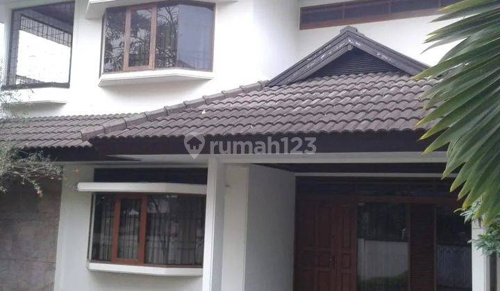 Rumah Mewah Nyaman dan Luas Kota Bandung  1