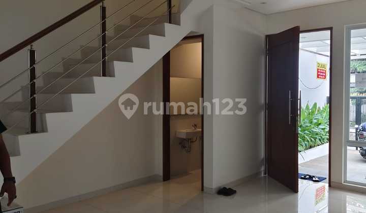 Rumah Cantik Minimalis Pejaten Barat 2