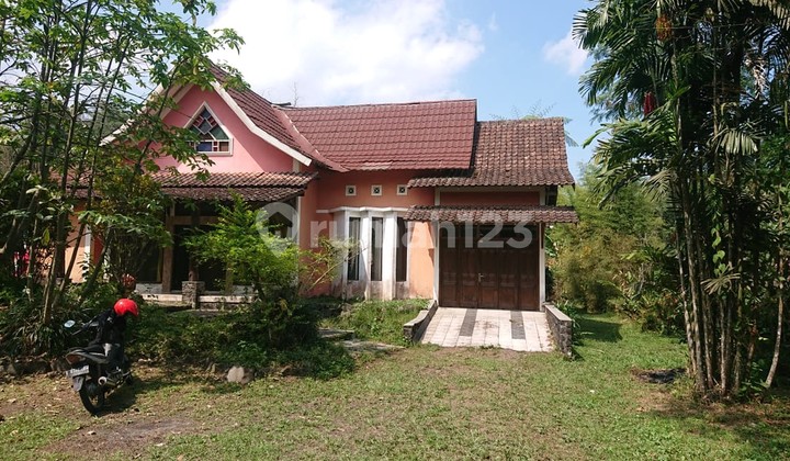 Villa Semi Furnish Lokasi Dekat Kawasan Wisata Kaliurang