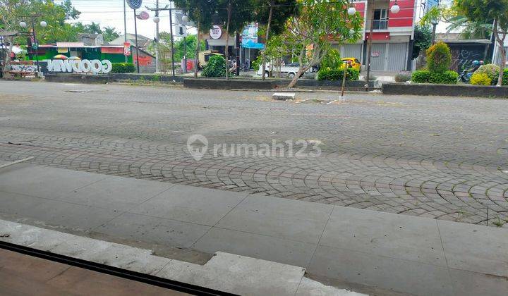 RUKO DUA LANTAI DI JL SETURAN DEPOK SLEMAN 8