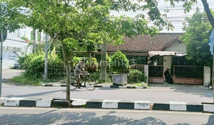 Tanah Bonus Rumah Tua Pinggir Jalan Raya di Kodya Yogyakarta 2