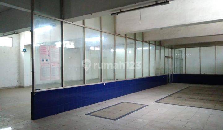 Disewakan Ruko 2 Lantai Lokasi Strategis di Jalan Wates  2