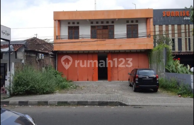 For Rent Two-Story Shop House Near Jombor Terminal 1